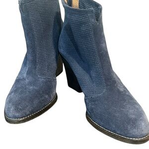Elegant Navy Heeled Boots